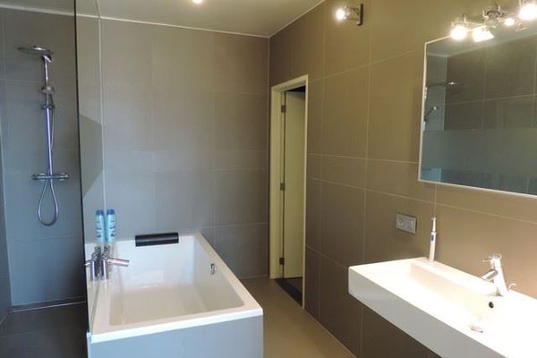 Commercieel verkocht / Paal