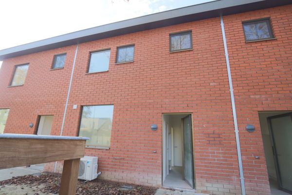 Huis
                                verhuurd
                                in Drongen