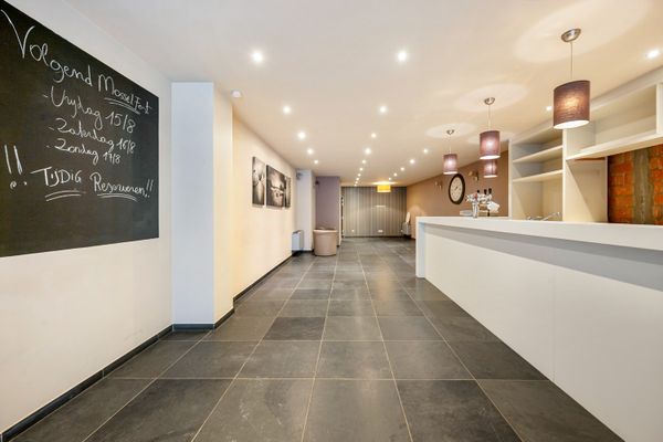 Handelspand met woonst
                            te koop in Hamme