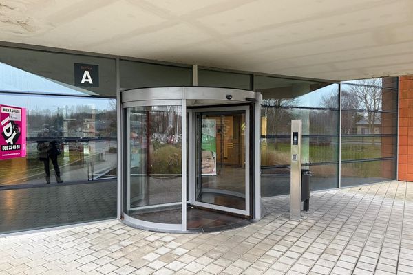 Bureau
                            a louer in Kain