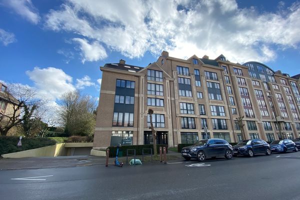 Estate main image