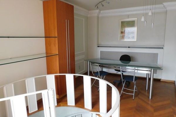 Commercieel verhuurd / Zolder