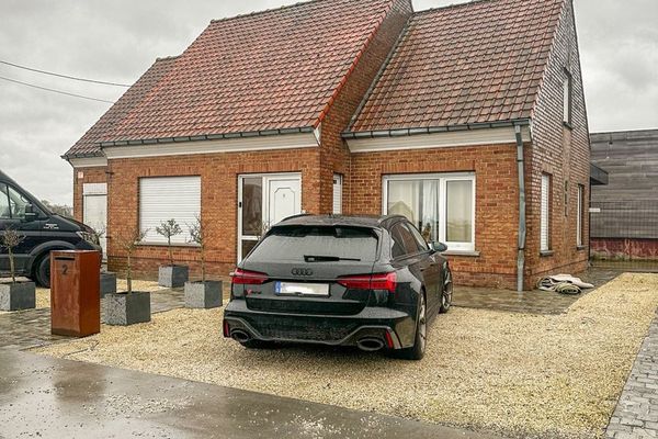 Huis
                                te koop
                                in Heestert