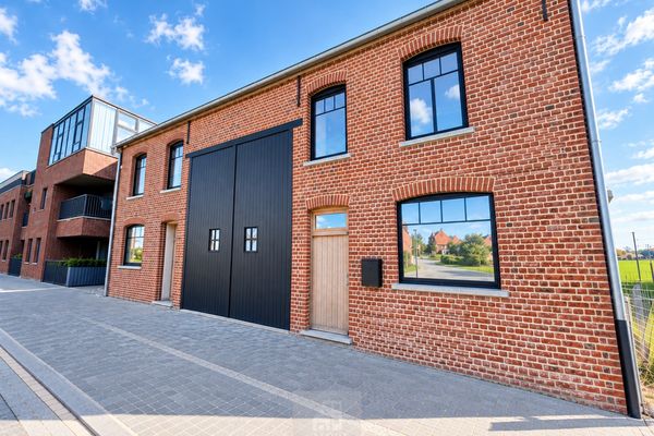 Huis
                                verhuurd
                                in Deerlijk