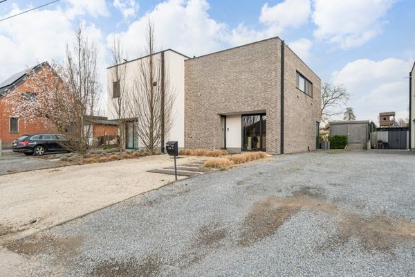 Estate main image
