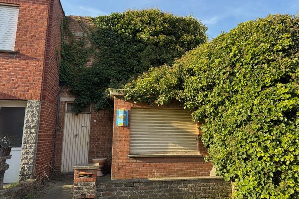 Twee gevelwoning
                            verkocht in Hulste