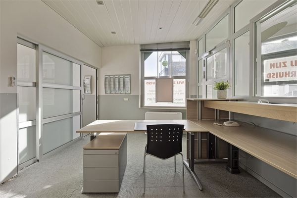 Commercieel Gebouw in Aspelare