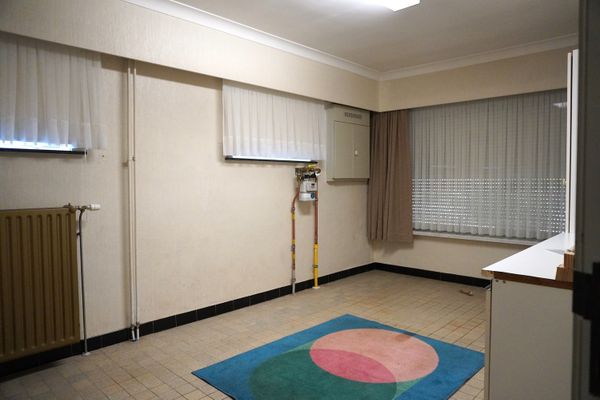 Huis te huur / Paal