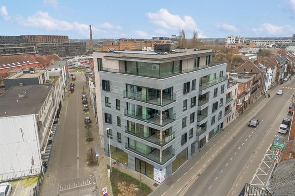 Commercieel gebouw
                            te koop in Hasselt