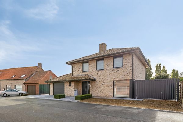 Huis
                                verkocht
                                in Zarren