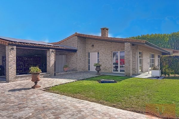 Commercieel
                                verkocht
                                in Sint-Lievens-Houtem