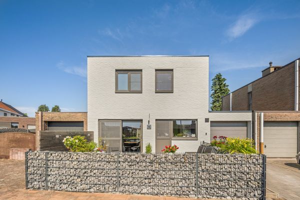 Estate main image