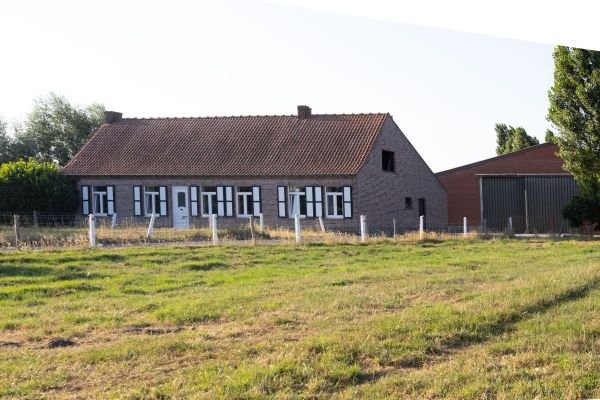 Hoeve
                            te koop in Lievegem