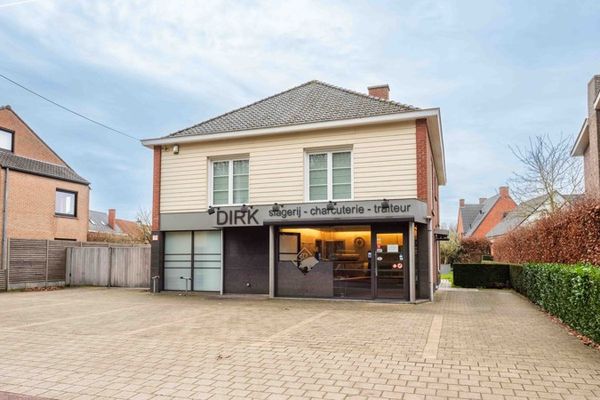 Commercieel
                                te koop
                                in Deerlijk