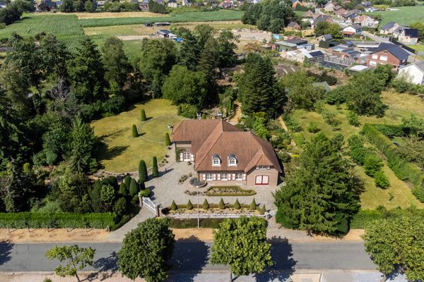 Huis
                                te koop
                                in Neeroeteren