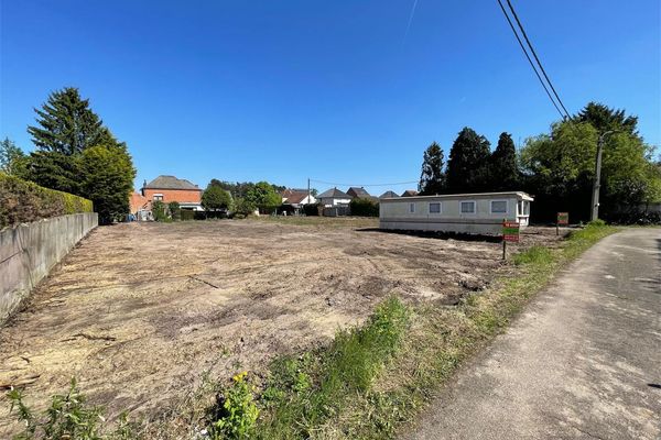 Bouwgrond
                            te koop in Houtvenne