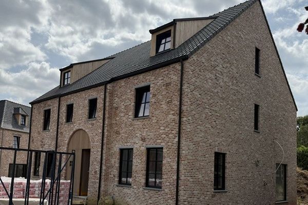 Estate main image