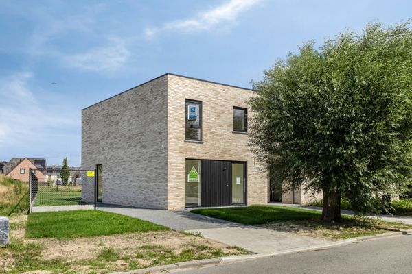 Huis
                                te koop
                                in Roeselare