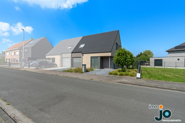 Huis
                                te koop
                                in Oudenburg