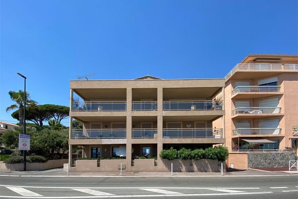 Gelijkvloers app.
                            optie koop in Sainte-Maxime