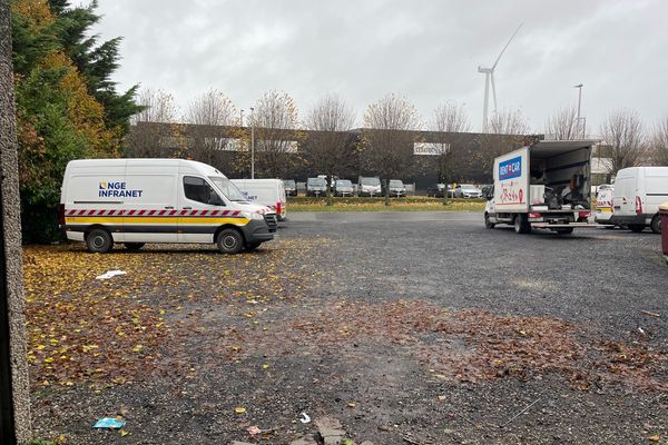 Entrepôt
                            a louer in Marquain