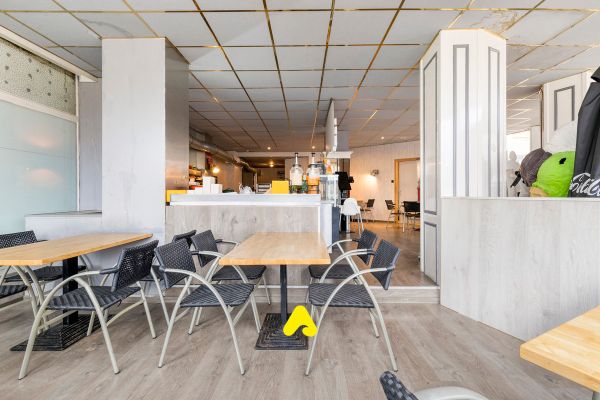 Commercial a louer / De Panne