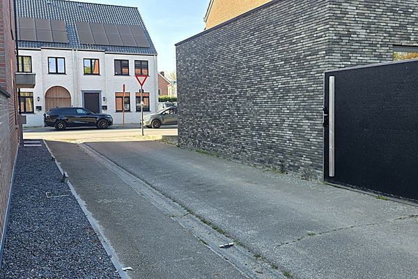 Garage
                            te koop in Lebbeke
