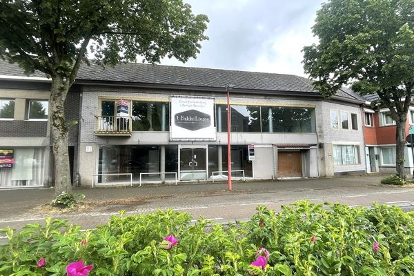 Handelspand met woonst
                                te koop in Houthalen-Helchteren