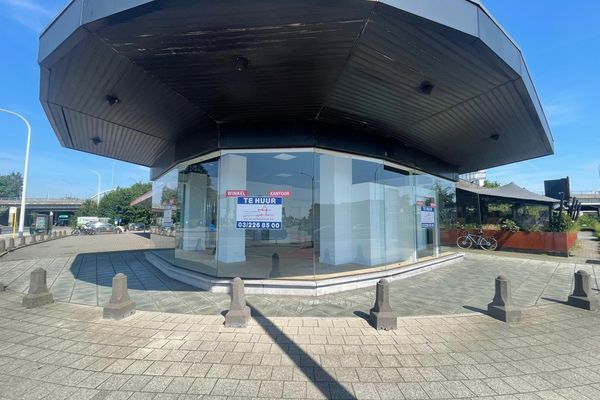 commercieel gelijkvloers
                            te huur in Schoten