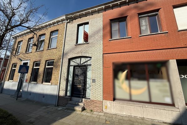 Huis
                                verhuurd
                                in Eernegem