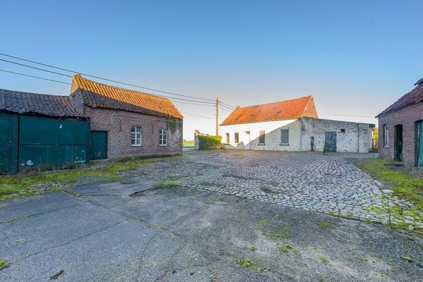 Grond
                                te koop
                                in Spiere-Helkijn