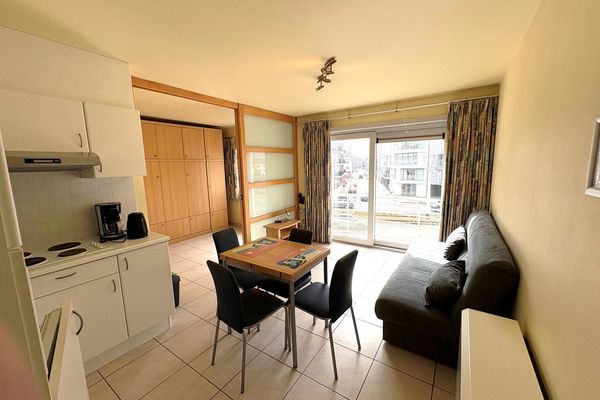 Studio op jaarbasis
                            te huur in Oostende
