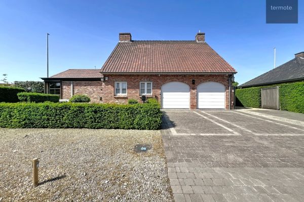 Villa
                            te koop in Waregem