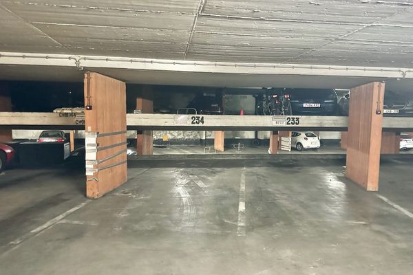 Garage
                                te koop in Oostende