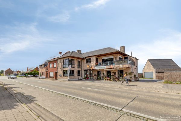 Bedrijfsvastgoed
                            te koop in Waregem