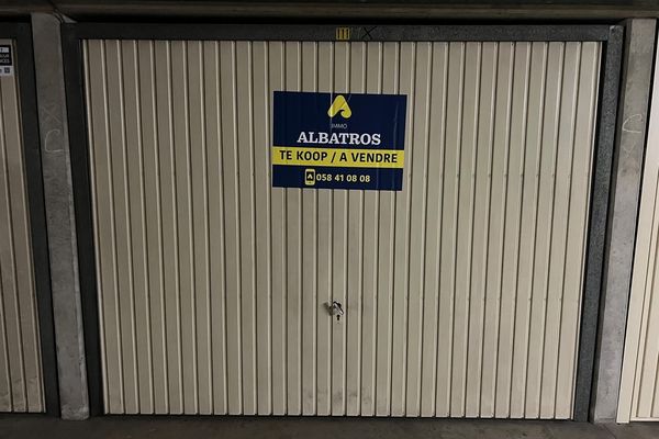 Garage
                                a vendre in La Panne