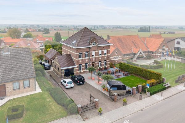 Herenhuis
                            te koop in Nieuwkerke