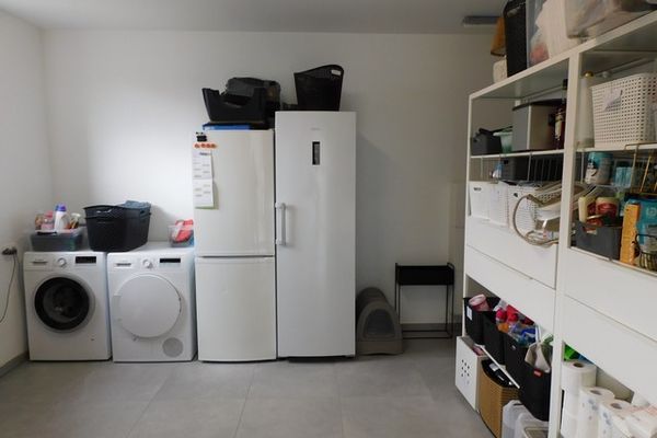 Huis te huur / Paal