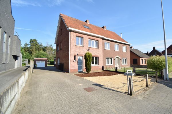 Huis
                                te huur
                                in Lichtaart