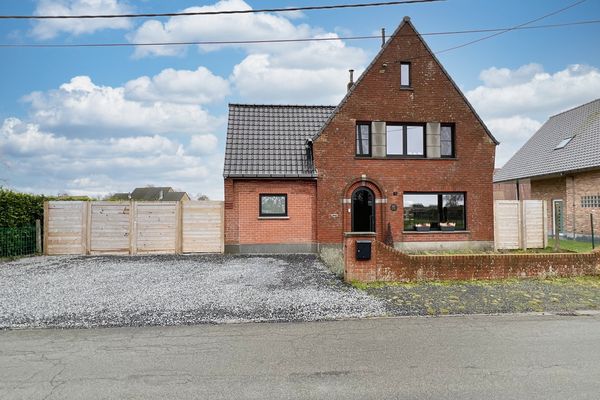 Huis
                                te koop
                                in Torhout