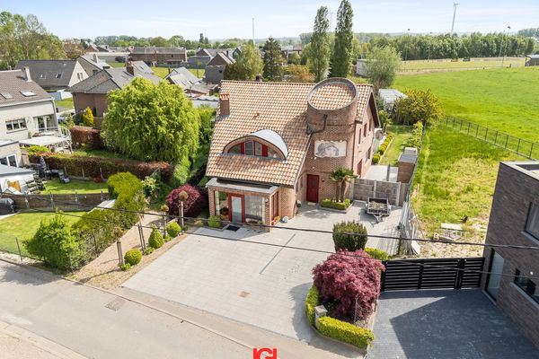 Estate main image