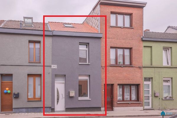 Eengezinswoning
                            te huur in Sint-Amandsberg