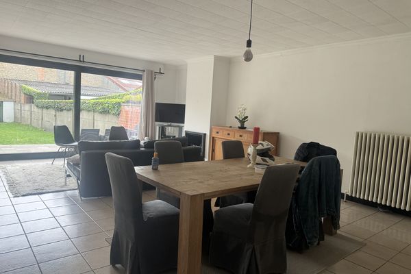 Huis
                            te huur in Sint-Kruis