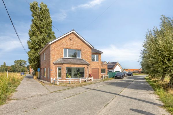 Huis
                                te koop
                                in Leke