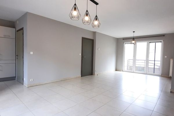 Appartement
                                a vendre
                                in Court-Saint-Etienne