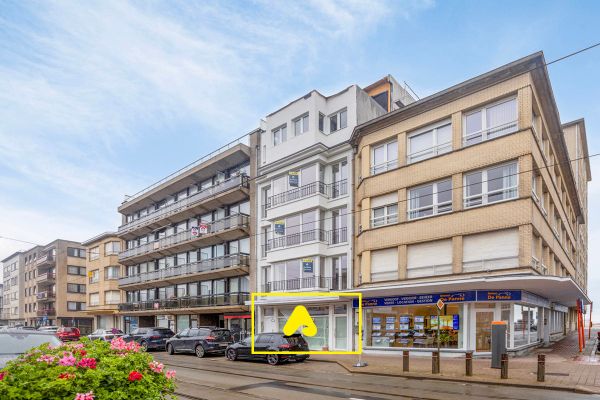 Rez-de-chaussée commercial
                                a vendre in La Panne