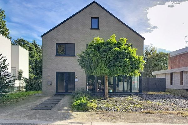 estate img