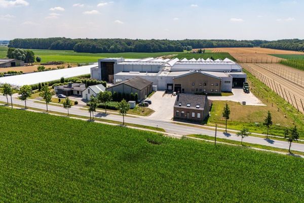 Bedrijfsgebouw te koop in Poperinge