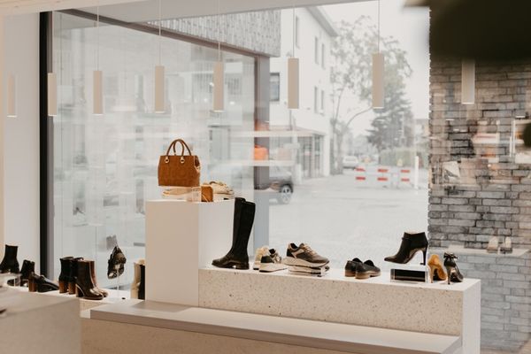 Commercieel gerealiseerd aanneming / Mol