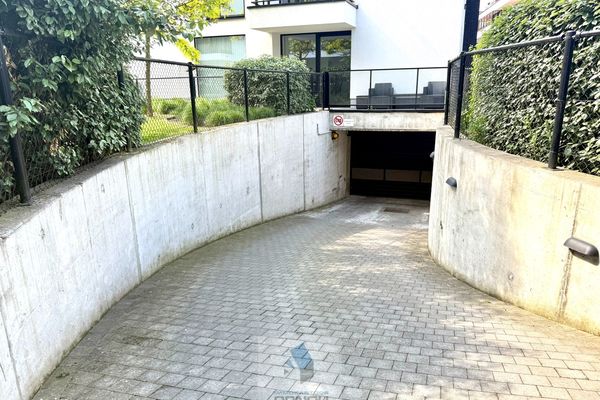 Garage
                            te huur in Deinze